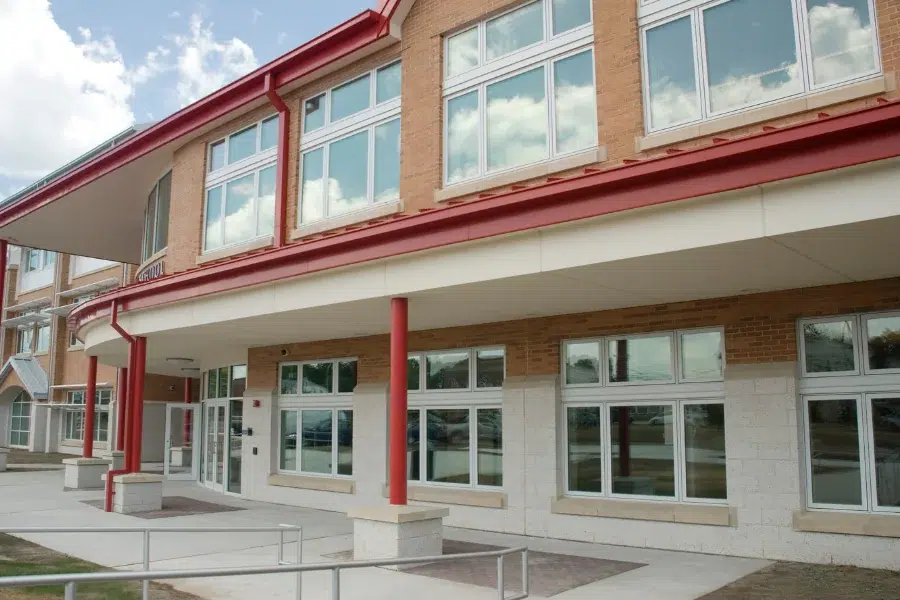 ventanas de pvc en escuela mataró